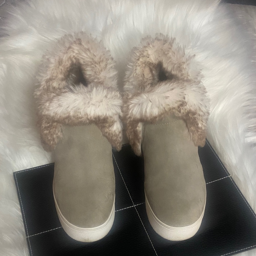 J/Slides NYC Women's SZ 6.5 Gray Suede with Faux Fur Trim Booties - Picture 8 of 8